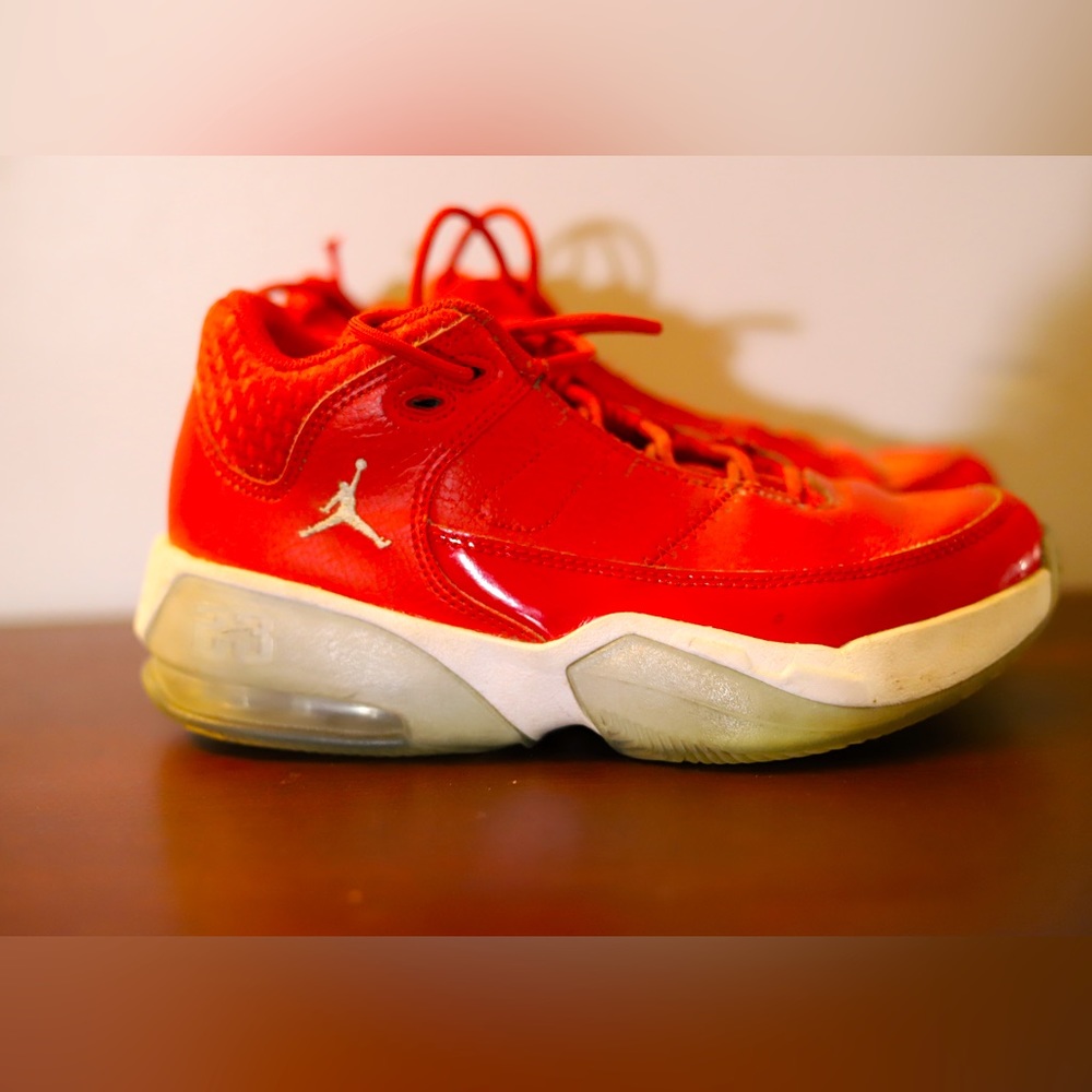 JORDAN MAX AURA 3 - UNIVERSITY RED 2021